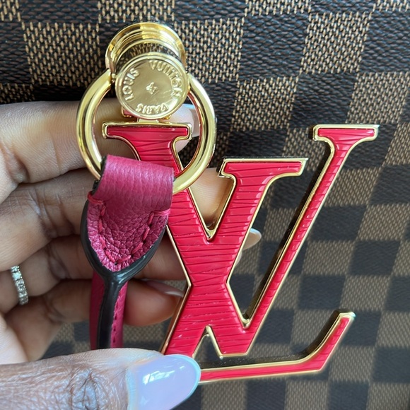 Louis Vuitton Riverside - Picture 8 of 9